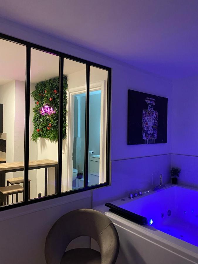 L'AppartE Black Superbe Appartement Pop ! Besancon Exterior photo